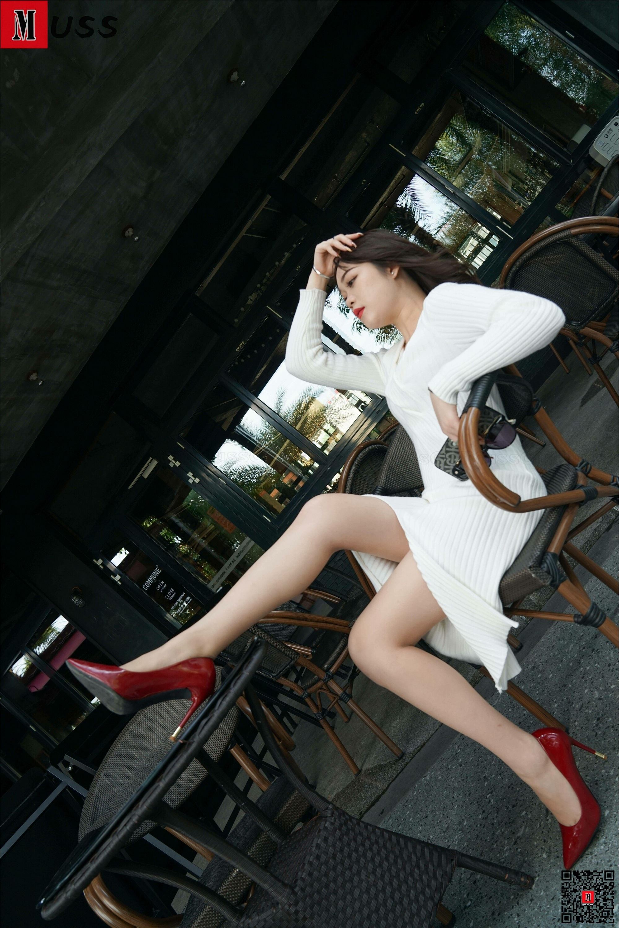 MussGirl慕丝女郎  NO.202 白色连衣裙高跟